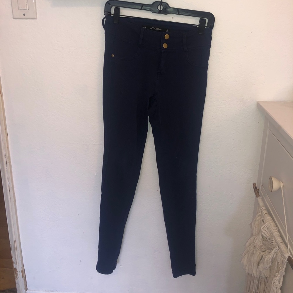 Navy blue stretch pants that make booty look huge